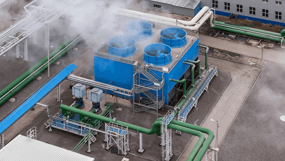 Learn how heat recovery systems capture waste heat from cooling systems for hot water and heating, improving energy efficiency and reducing energy waste.
